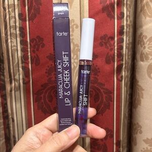 Tarte Maracuja- Grape 🍇 Juicy Lip & Cheek Shift.